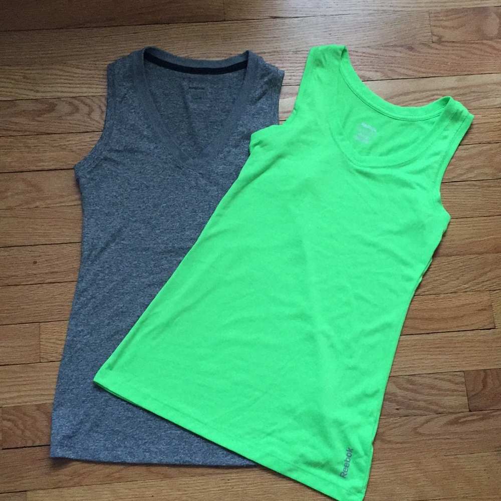 2 REEBOK ATHLETIC TOPS
